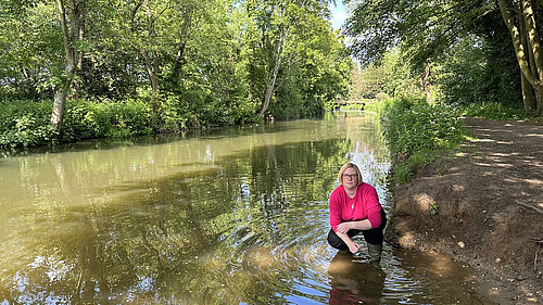 Zöe Franklin testing river water