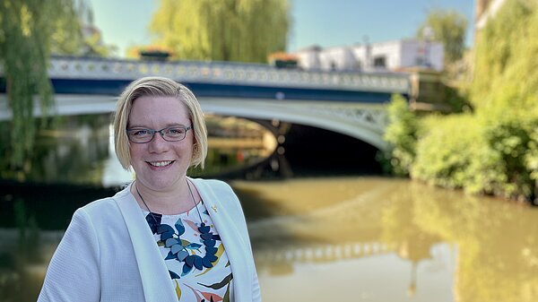 Zöe on Town Bridge
